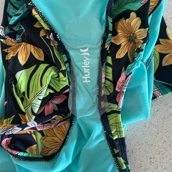 NEW Hurley Swim Suit - Picture 7 of 9